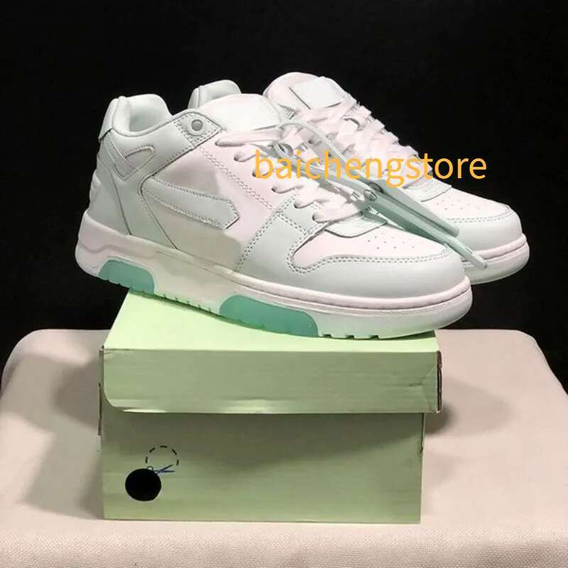 TOP Top Out Office Sneaker Designer Shoes for Walking Men Running Tennis Low white of Black Navy Blue Vintage Distressed Trainers designer casual sh