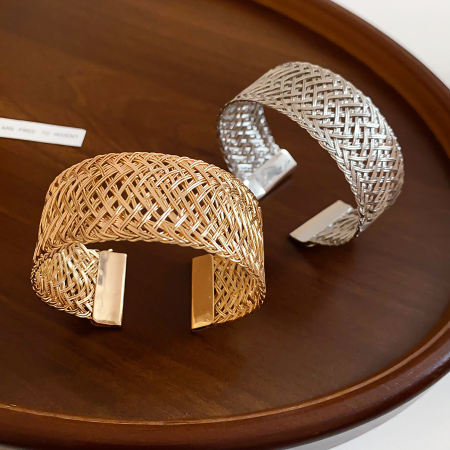 European American cross-border woven plaid open bracelet, exquisite and unique heavy-duty design, niche versatile women's jewelry-image-1109627331