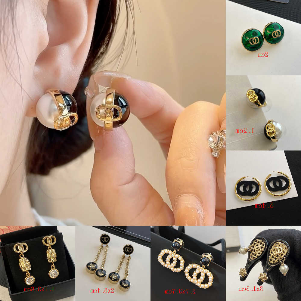 Designer Jewelry Womens Earrings Black White Round Earring Stud High Quality Letter Crystal Pearl Drop Party Wedding Christmas Gifts New Styles Q260