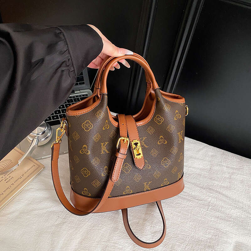 Designer Bags 2026 Trends For Women Luxury High Quality Medium Party Shopping Purse Tote Shoulder Bag Handbag Beach Bags Crossbody