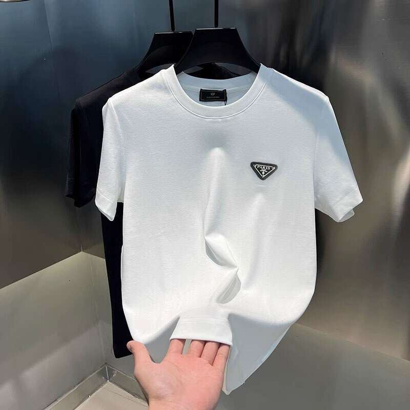 Predes Tshirt Luxury Brand Designer Clothes Light Luxury Pure Cotton T Shirt With Triangular Metal Leather Badge On The Chest European Summer Couple