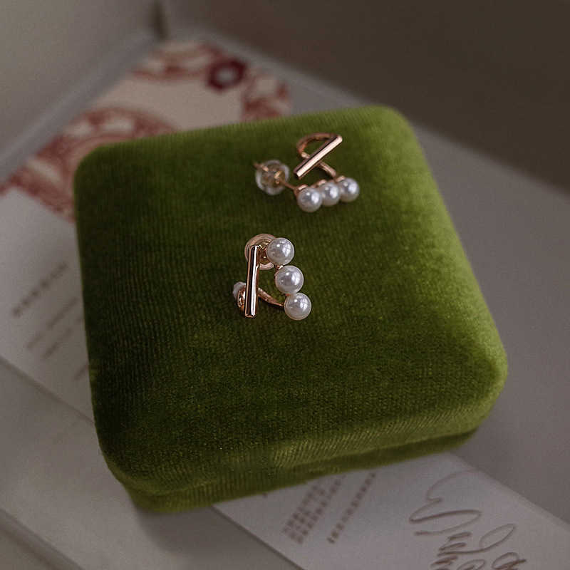 French Accessible Luxury Natural Pearl Earrings 2022 New Niche Design High-End Elegant Q260610
