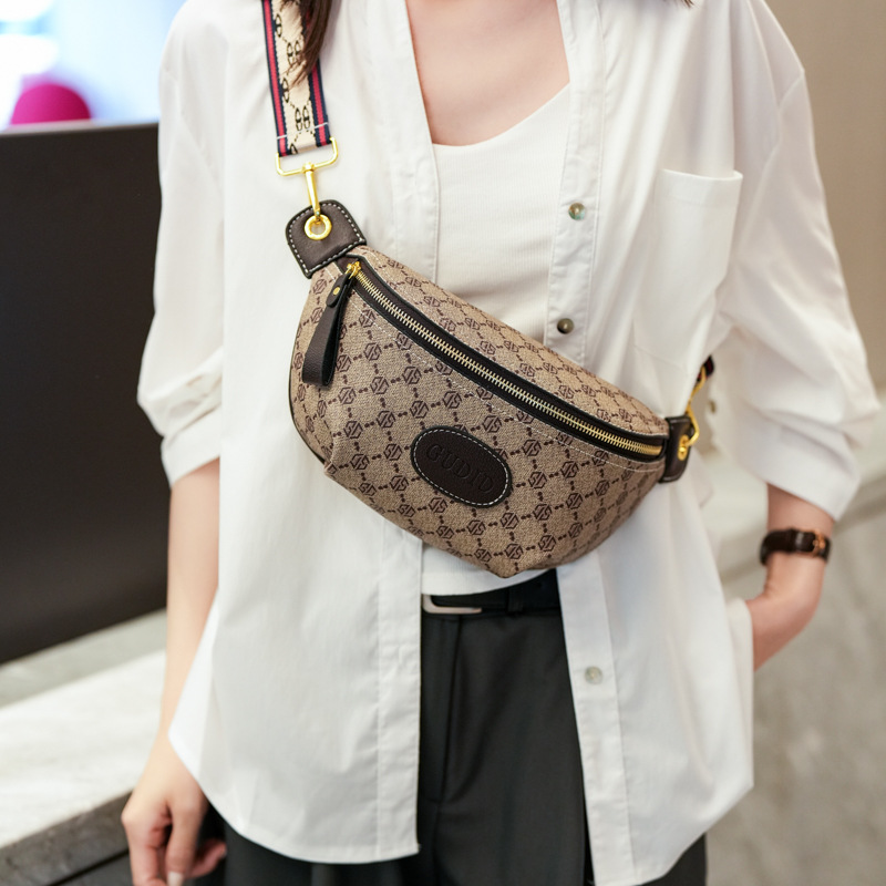 Niche designer chest bag, new vintage fashion waist bag, high-capacity crossbody shoulder bag, luxury women's handbag, premium stylish tote sho