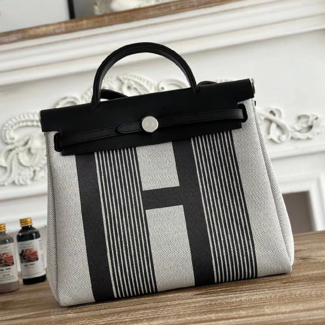 Designer luxury brand HAC Pegasus embroidered handbag, vintage lock design, versatile crossbody bag, 7A high-quality genuine leather bag, unisex