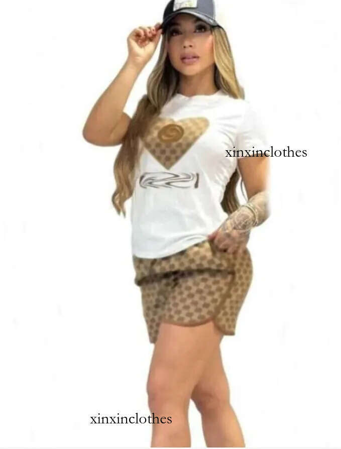 Luxury Breathable Soft Womens Designer Tracksuits 2 Piece Shorts Set Short Sleeve T Shirt Jogger Sport Suit Embroidered Letters