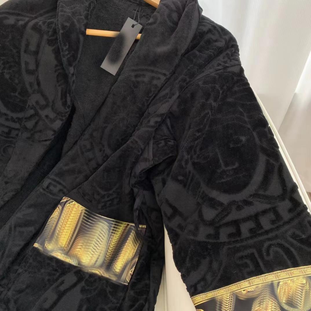 Men Sleepwear Mens Womens Home Robes Shawl Collar Cotton Soft Fluffy Designer Luxury Vintage Bathrobe Pajamas Unisex Lovers Dress HNew Wh