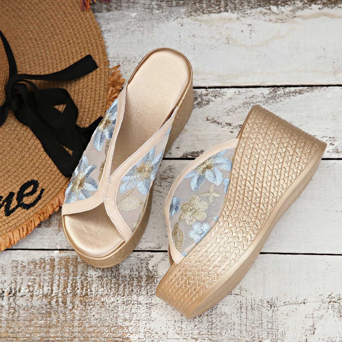 Summer High Heel Sandals with Exquisite Embroidery Ethnic Style Wedge Heel Embroidered Open-Toe Slippers for Women 260611