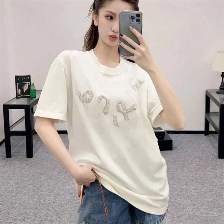 High-end version of the Lujia brands new spring/summer collection for the Year of the Snake pearl luster yarn knitted short-sleeve T-shirt unisex st