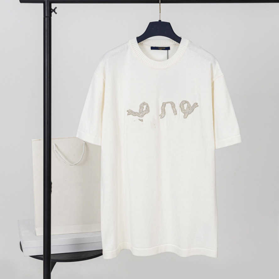 High-end version of the Lujia new spring/summer collection for the Year of the Snake pearl luster yarn knitted short-sleeve T-shirt unisex style{cat