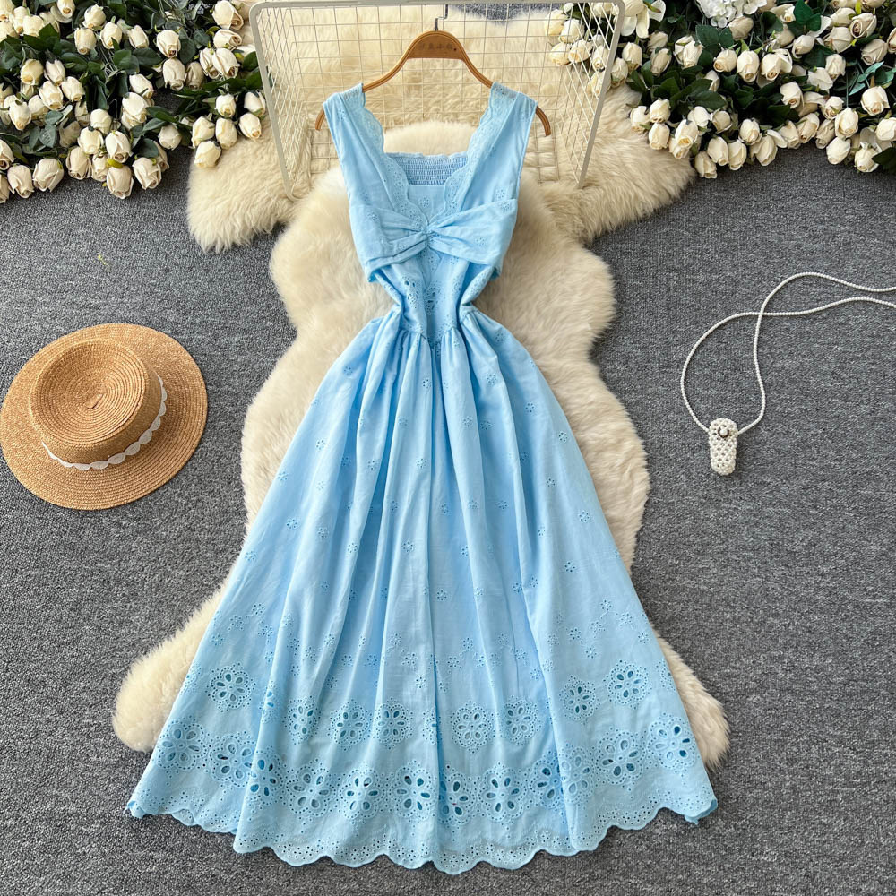 French red hollowed-out sleeveless slim-fitting dress for women's summer pure desire, high waist and thin temperament, holiday style A-shaped s