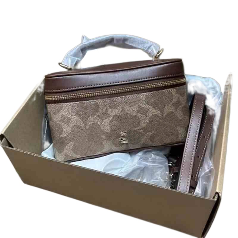 2026 new versatile designer makeup bag Rainer 19 shoulder vanity case bag fashion vintage leather toiletry bags zipper square letter cosmetic bag pu