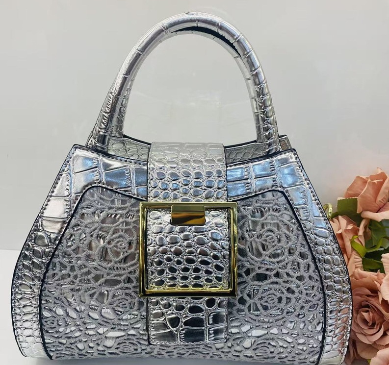 Design Luxury Mens Travel Bag Crocodile Pattern Leather Lace Women's Bag New Shoulder Messenger Bag All-Matching Fashion Mom Bags