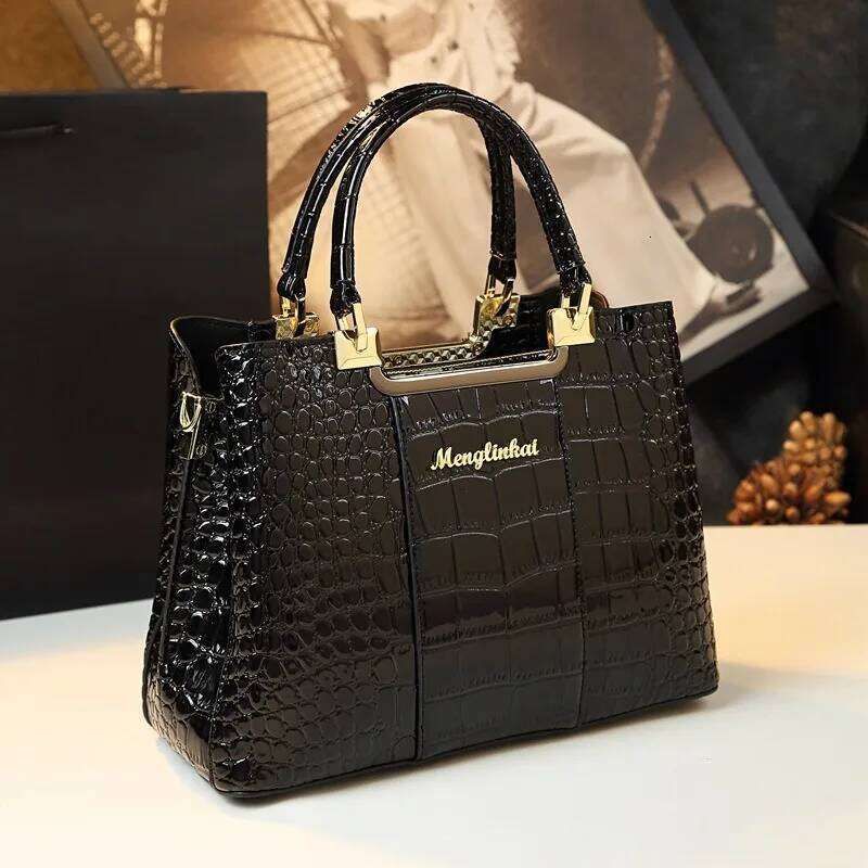 2026 new fashionable crocodile pattern handbag spring and summer, a light luxury brand bag for mothers
