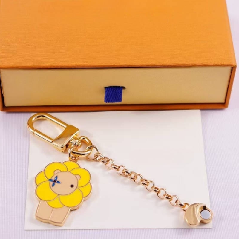 Keychains Lanyards Designer keychain Fashionable classic and cute keychain Metal keychain Bag charm Attractive pendant High-quality great gift top00