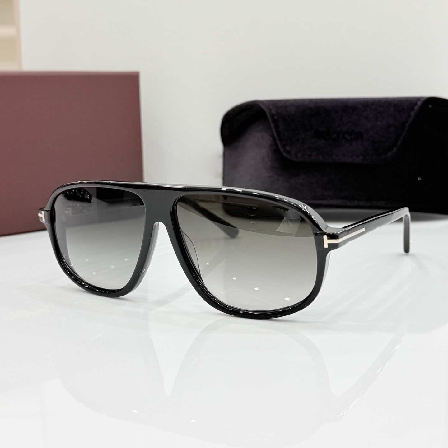 Fashion Square Sunglasses Men Women UV400 Gradient Lens Oversized Black Frame Designer Style Sun Glasses