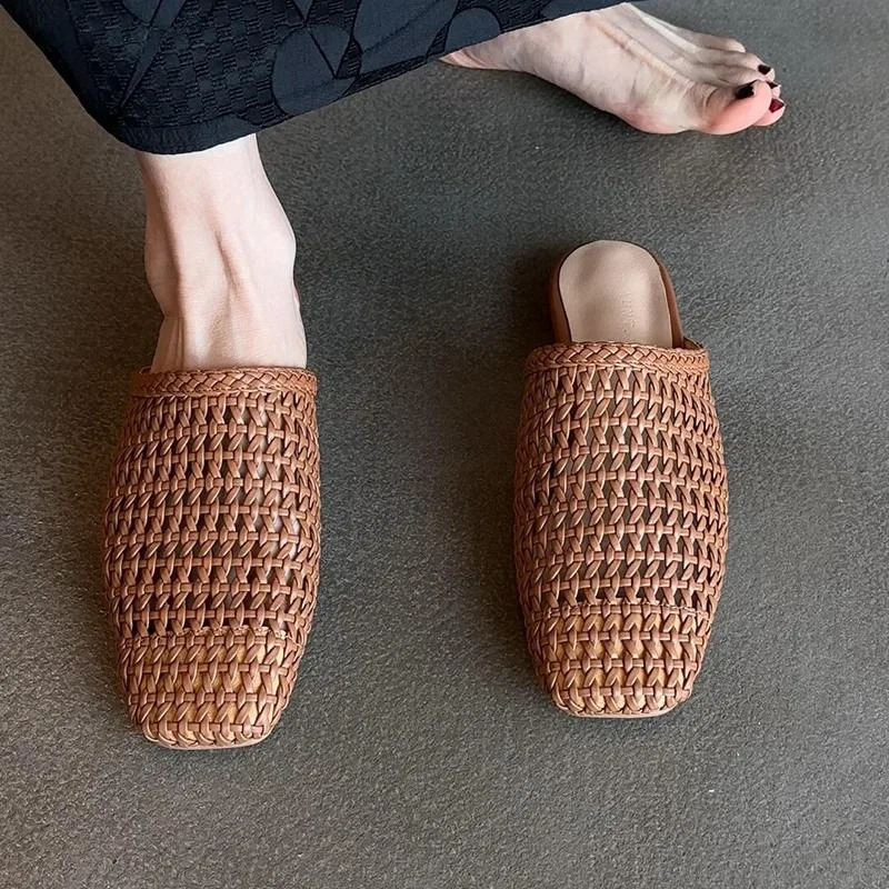 Retro Woven and Hollowed-out Flip-flops for Women in Summer Breathable Square-toed Flat Flip-flops 260612