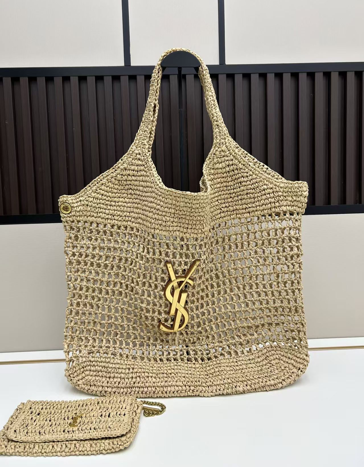 Women's Raffia Woven Tote Bag Large Capacity Summer Beach Shoulder Bag with Small Pouch