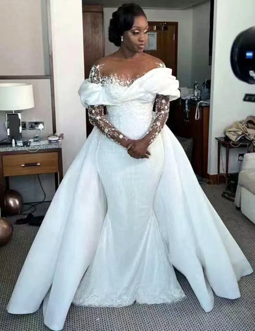 Elegant African White Mermaid Wedding Dresses With Detachable Train Sheer Crew Neck Long Sleeves Bridal Gowns Lace Appliques Gorgeous Bride Wear QA2