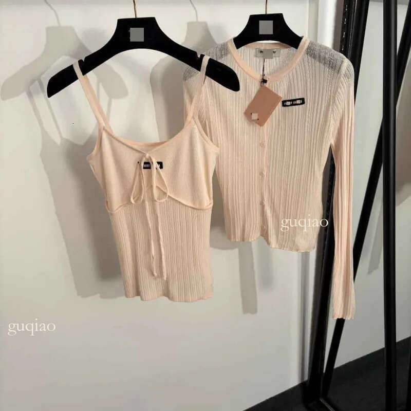 Tank Top Designer Tank Top Womens New Miu Style 2 Piece Knit Set Ribbed Long Sleeve Cardigan + Cami Top High Quality Summer Clothes Women Designer