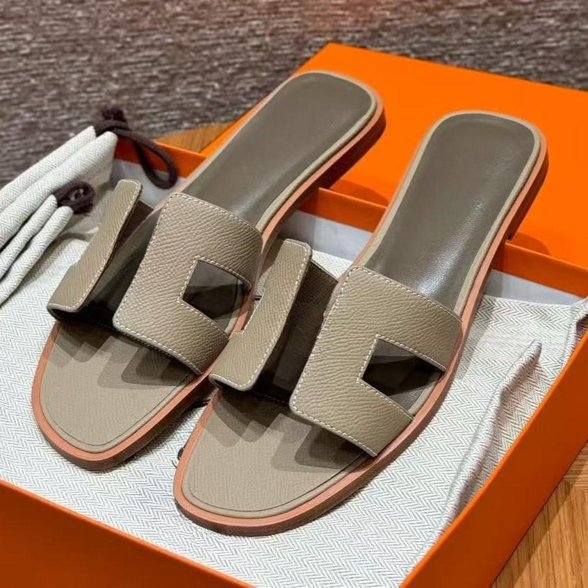 19A Handmade Epson Leather Designer shoes Trench celebrity style H flip-flops women's outerwear 2026 summer casual vacation beach flat bottom o