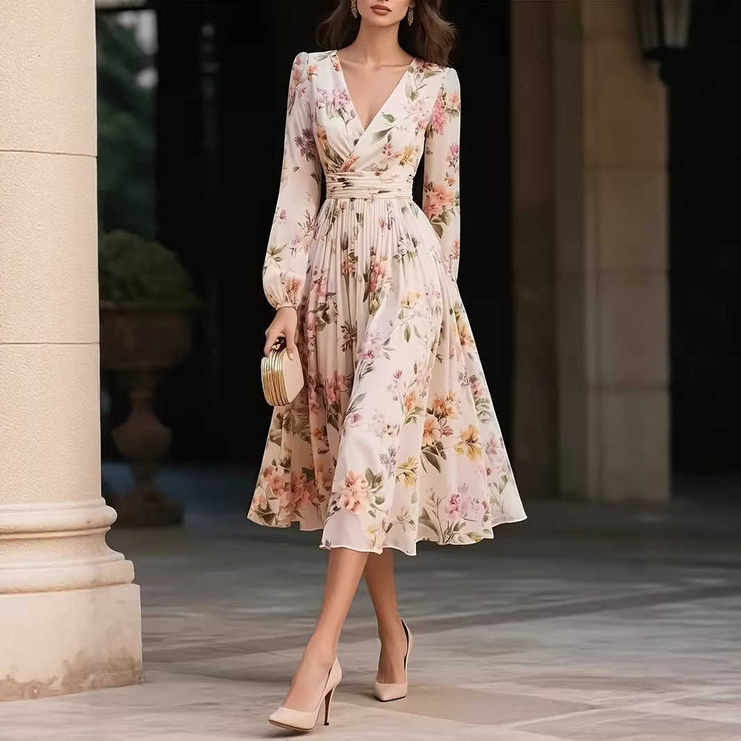 new spring womens dress elegant print V-neck long slimming European and S260612