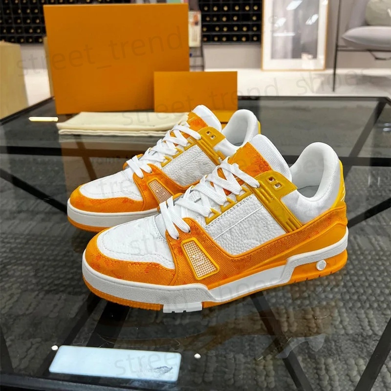 2026 fashion new Luxury casual skate shoes breathable Embossed Men's and Women's Leather Sports Shoes low-top White platform Designer Spor