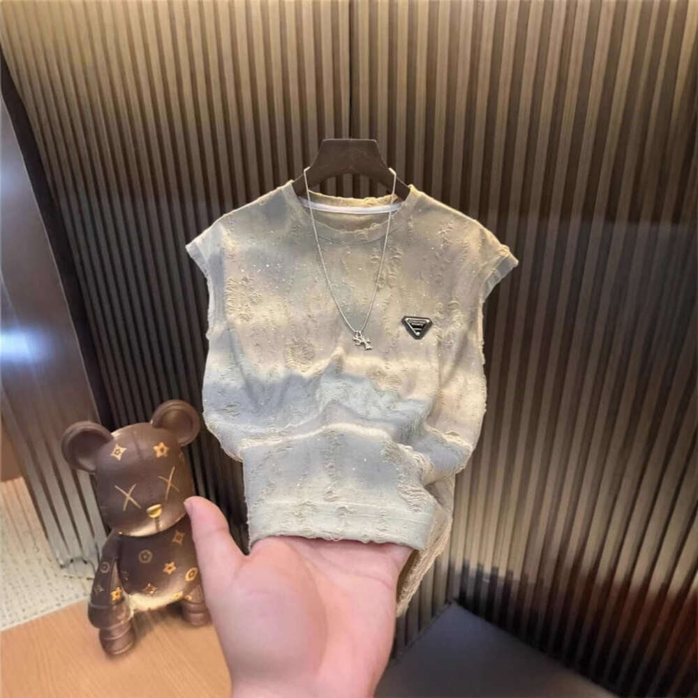New DesignNew Summer 2026 Versatile Rhinestone Vest T-Shirt For Men, Stylish Ripped Shorts, Casual Fashion Two-Piece