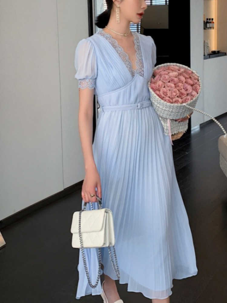 Dresses Casual Early Spring V-neck Red Blue Lace Waist Pleated Women Casual Dress S260612