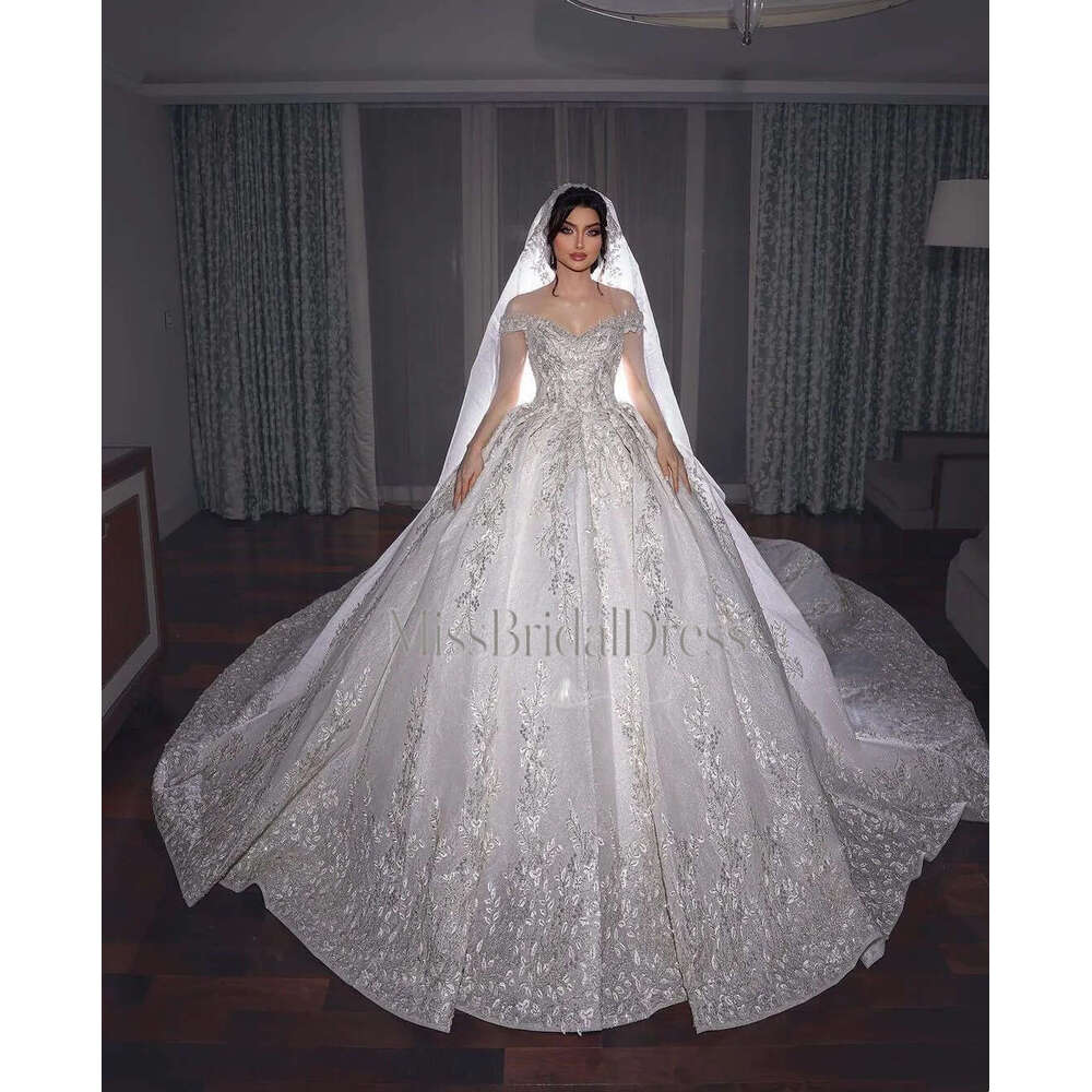 Luxury Ball Gown Wedding Dresses V Neck Long Sleeves Sequins Appliques Beaded Floor Length Ruffles 3D Lace Formal Zipper Bridal Gowns Plus Size Vest