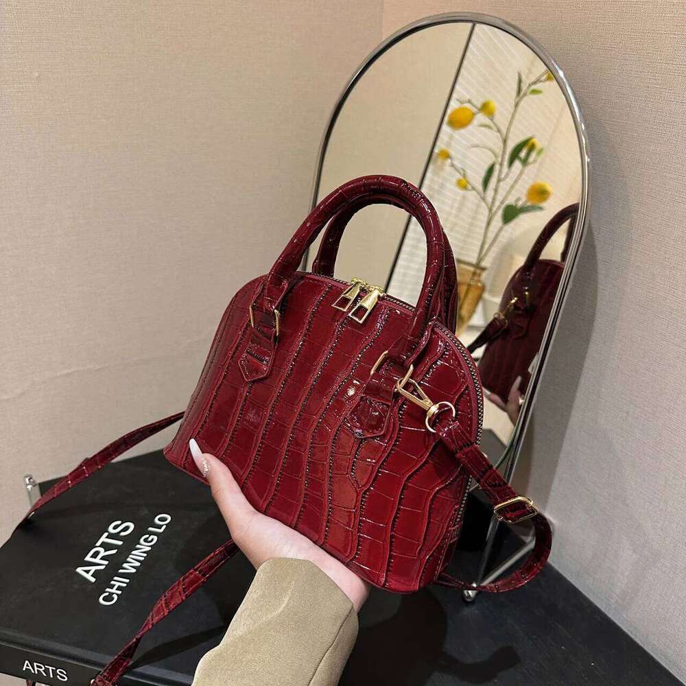 Retro Shoulder Fashion Pu Leather New Women's Waterproof Crocodile Pattern Versatile Crossbody Bag Hand Bags for Women
