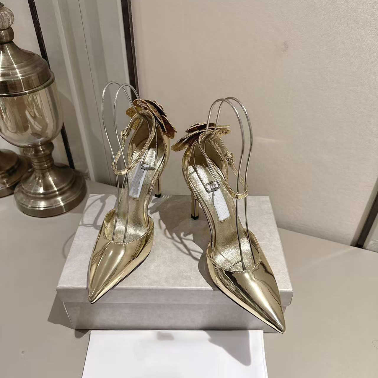 Luxus Mode Leder Flache Frau Pumpen Sommer Spitze Zehen Sexy Stiletto Heels Sandalen Knöchel Schnalle High Heels Weibliche Hochzeit Kleid schuhe 260
