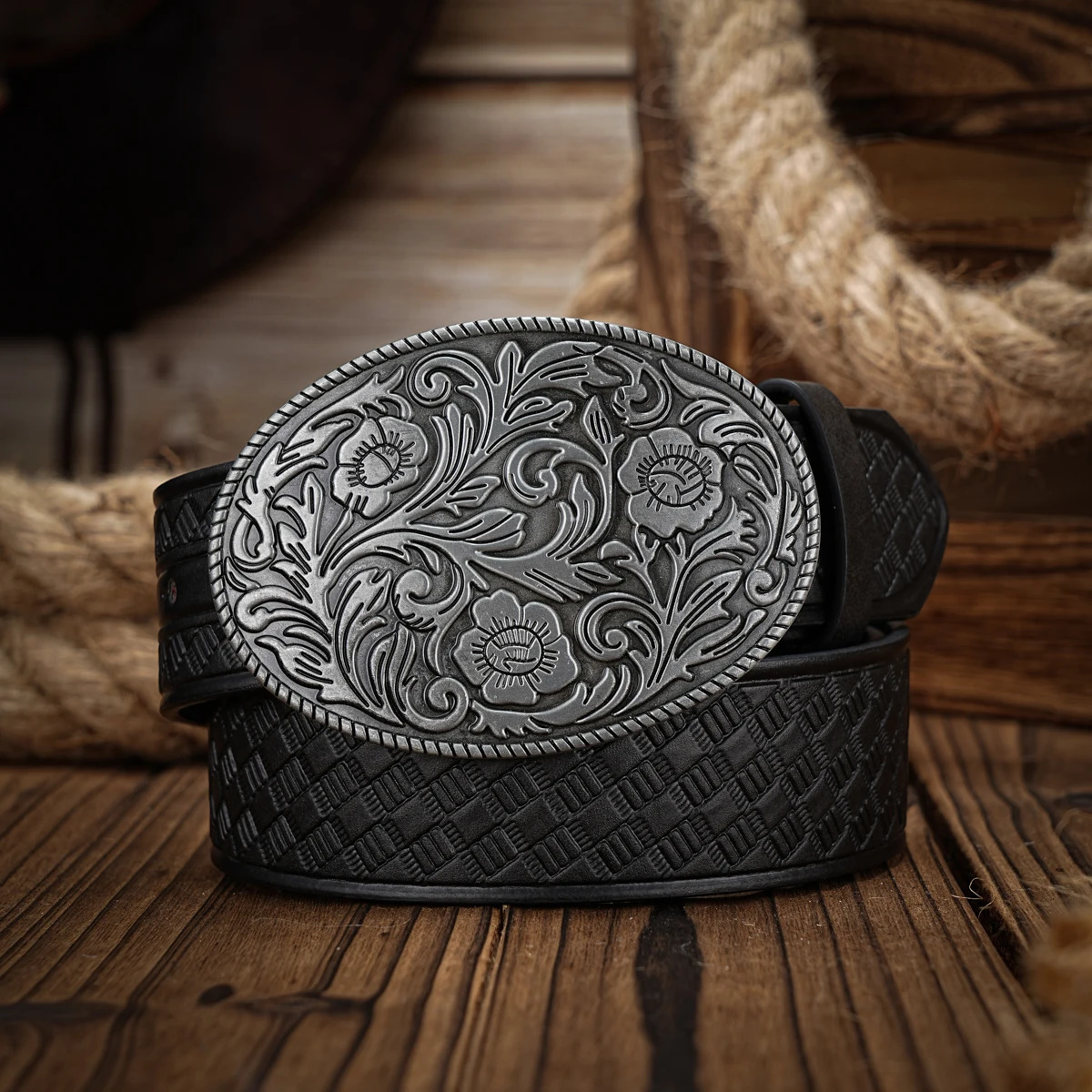 A mens and womens casual retro belt Western style PU leather belt with metal buckle suitable for daily work wear 260612