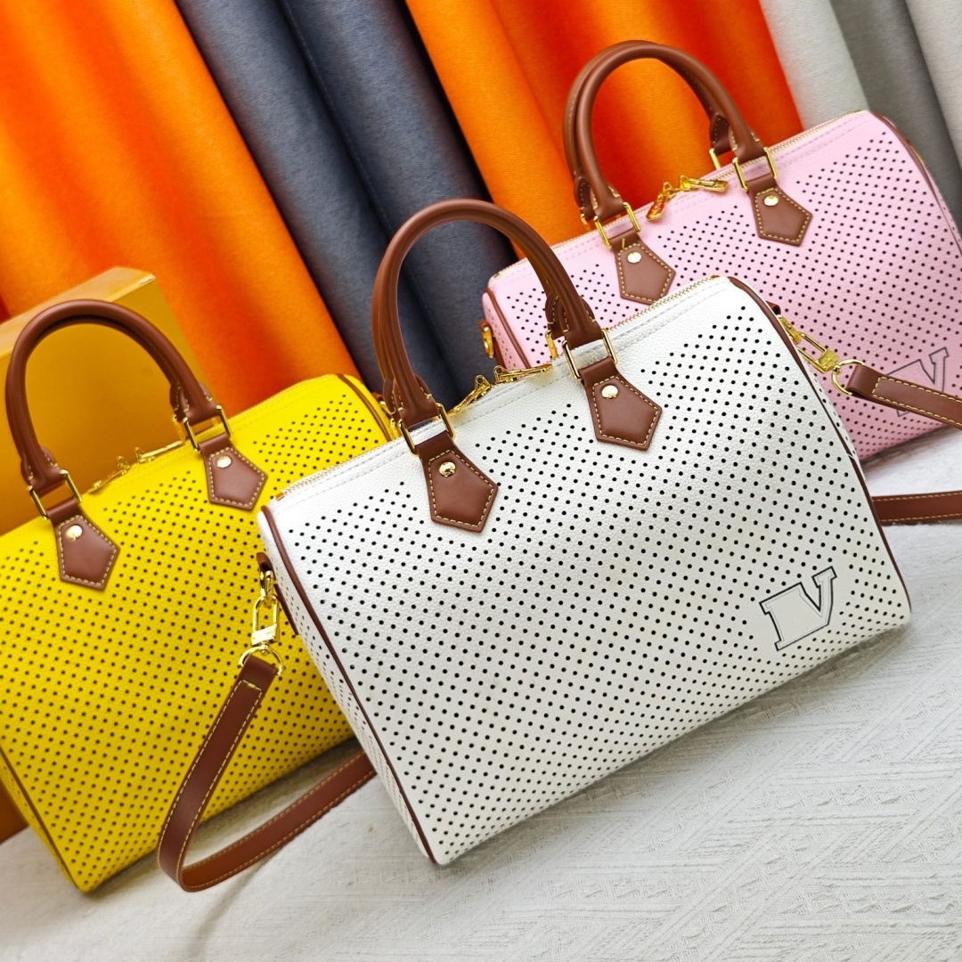 26SS Mens Womens Luxurys Designer New Hollowed-out Pillow Bag Leather Handbag Shouder Crossbody Bag Fashion Totes Commute Bag Outdoor Short-distance