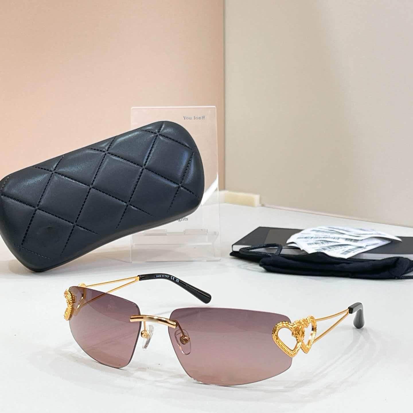 Women Rimless Sunglasses Gold Metal Frame Heart Decor Pink Gradient Lens UV400 Luxury Party Fashion Eyewear Shades