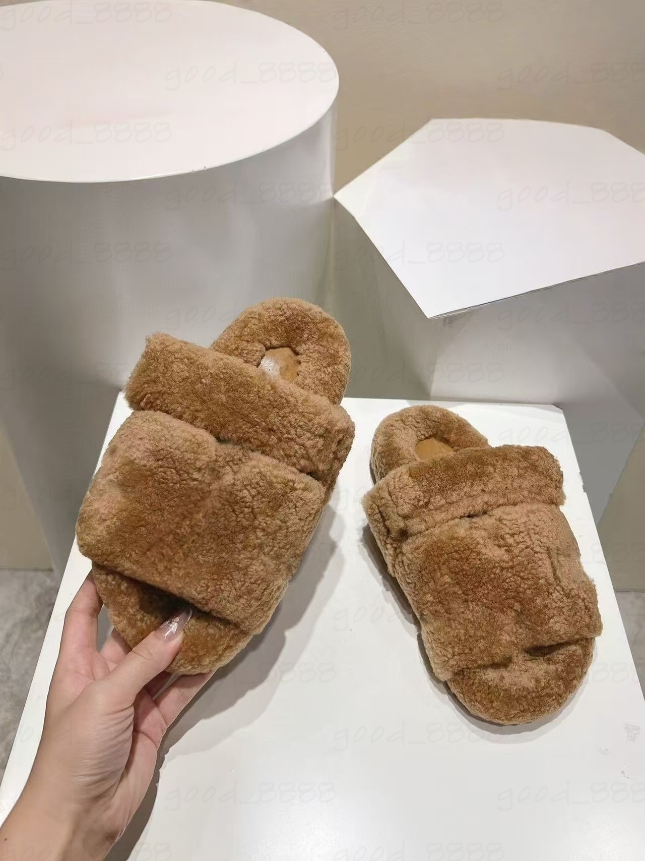 Luxury fur slippers Chypre slides Designer Women's Winter outdoors Flat wool shoes furry Fluffy shearling slides slippers Chypre Home sandals r