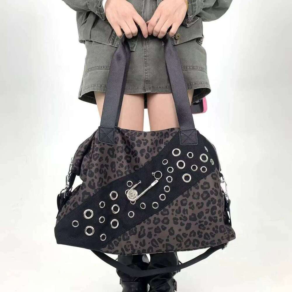 Y2K women's personalized leopard print street tote bag, large capacity pin, niche design, crossbody shoulder bag