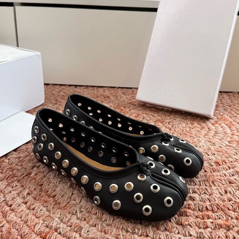 Ladies Ballerinas Womens Split Toe Ballerina Designer New Model Loafers Sheepskin Lining Metal Decoration Luxury Brand Classic Fashion Split Toe Sho