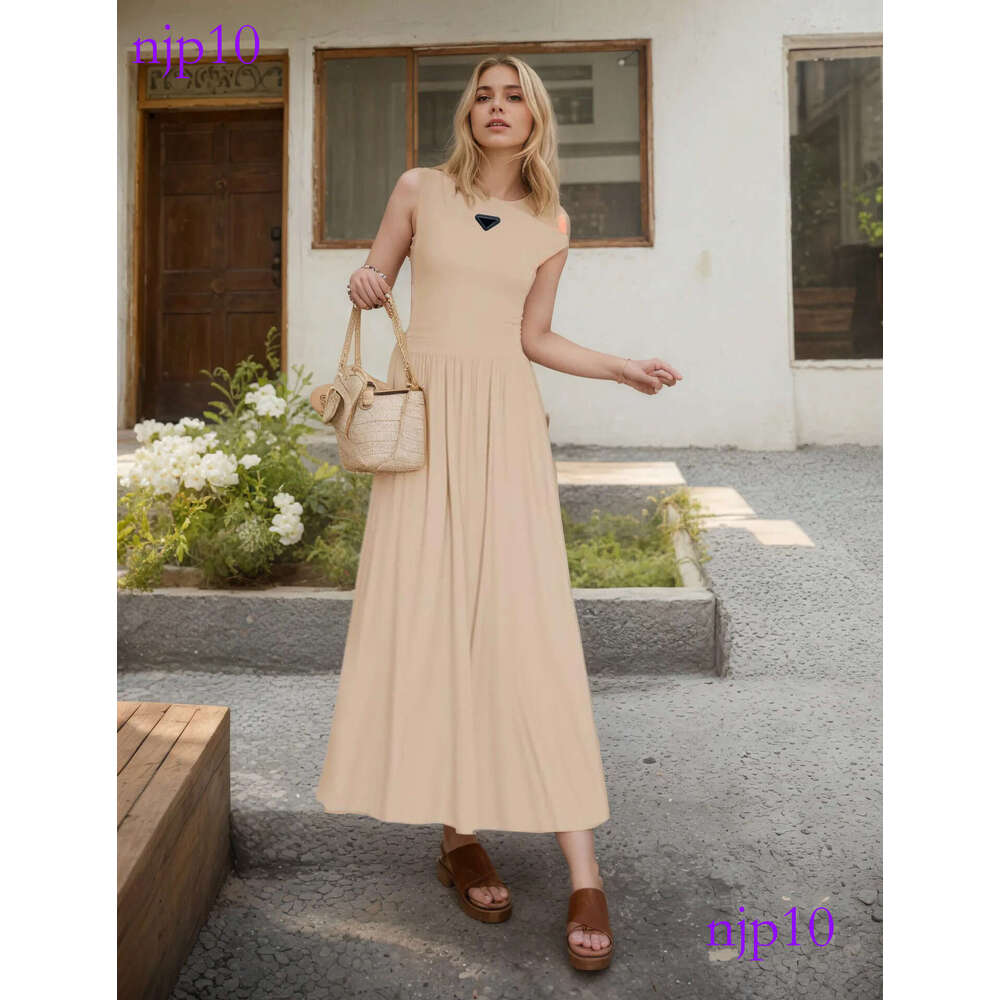 Casual Dresses Designer Women Asymmetric Shoulder Outer Wear Base for woman Fashion Elegant High end Long Pleated Dress Designers Clothing