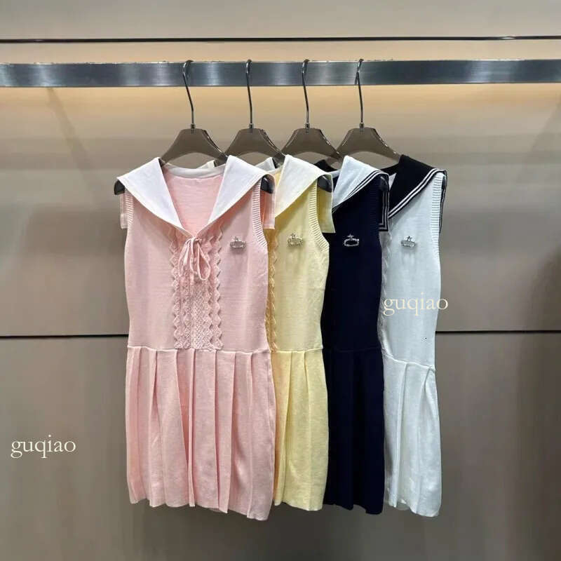 Designer Tank Top Dress Womens New D Style Sailor Collar Knit Dress Sleeveless Preppy Pleated Mini Dress With Brooch High Quality Summer Clothes Wom