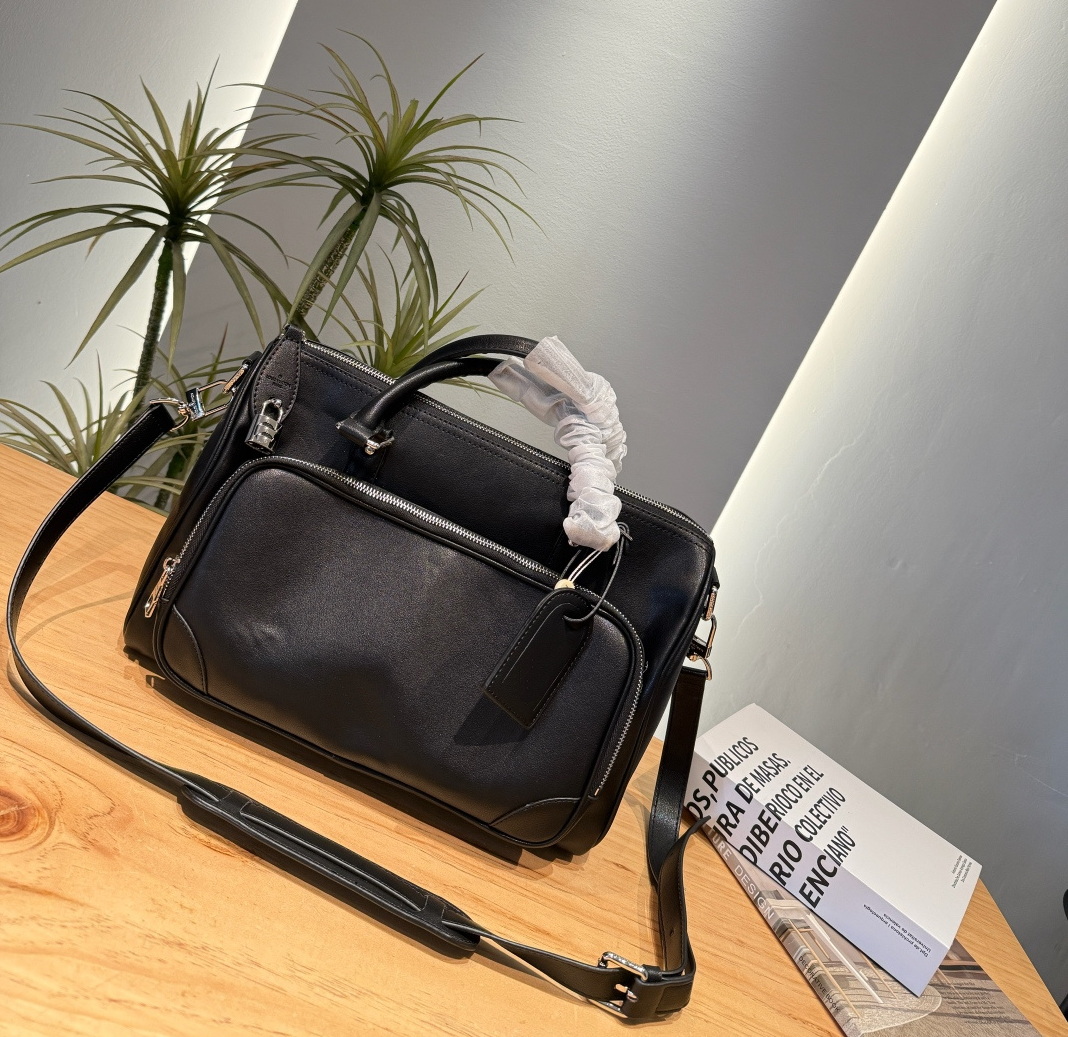 Designer Evening Bags Luxury Retro Women Men Handbag Design High-end Shoulder Pillow Bag Genuine Leather New Simple Versatile Commuter Handbag