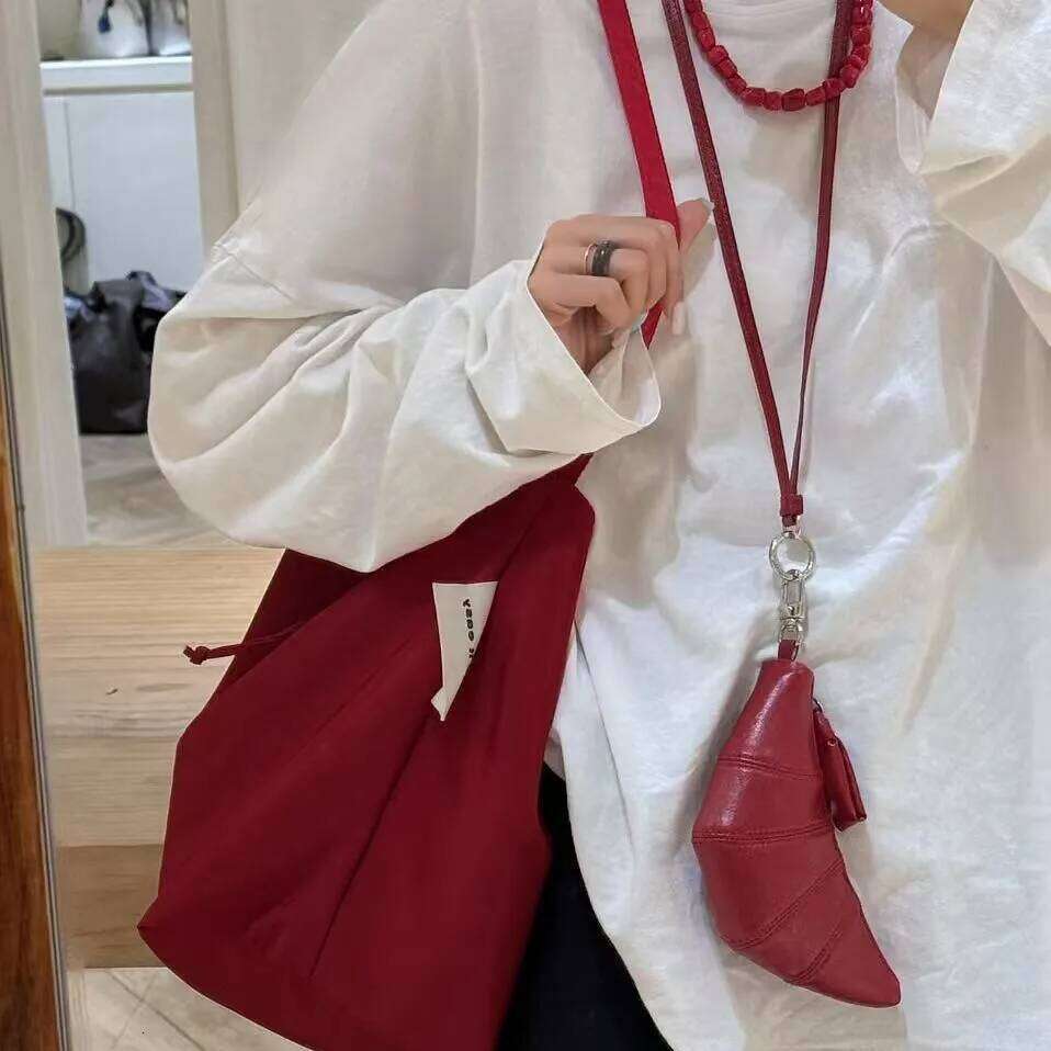 Waterproof Oxford Cloth Large Capacity Shoulder Casual Commuter Women's Bag Versatile Summer Lightweight Luxury Handbag