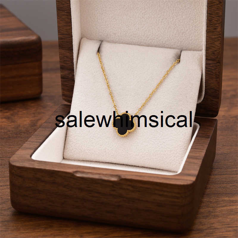 Designer Necklace 18K gold Four-leaf clover necklace light luxury titanium steel non-fading jewelry simple and elegant womens collarbone chain G6LH