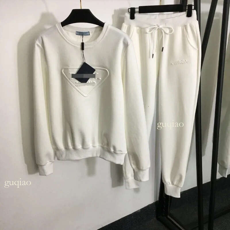 2 Piece Set Women Piece Winter Sport Set 3D Triangle Logo Designer Tracksuit Women Sweatshirt Jogger Pants High Quality Clothing