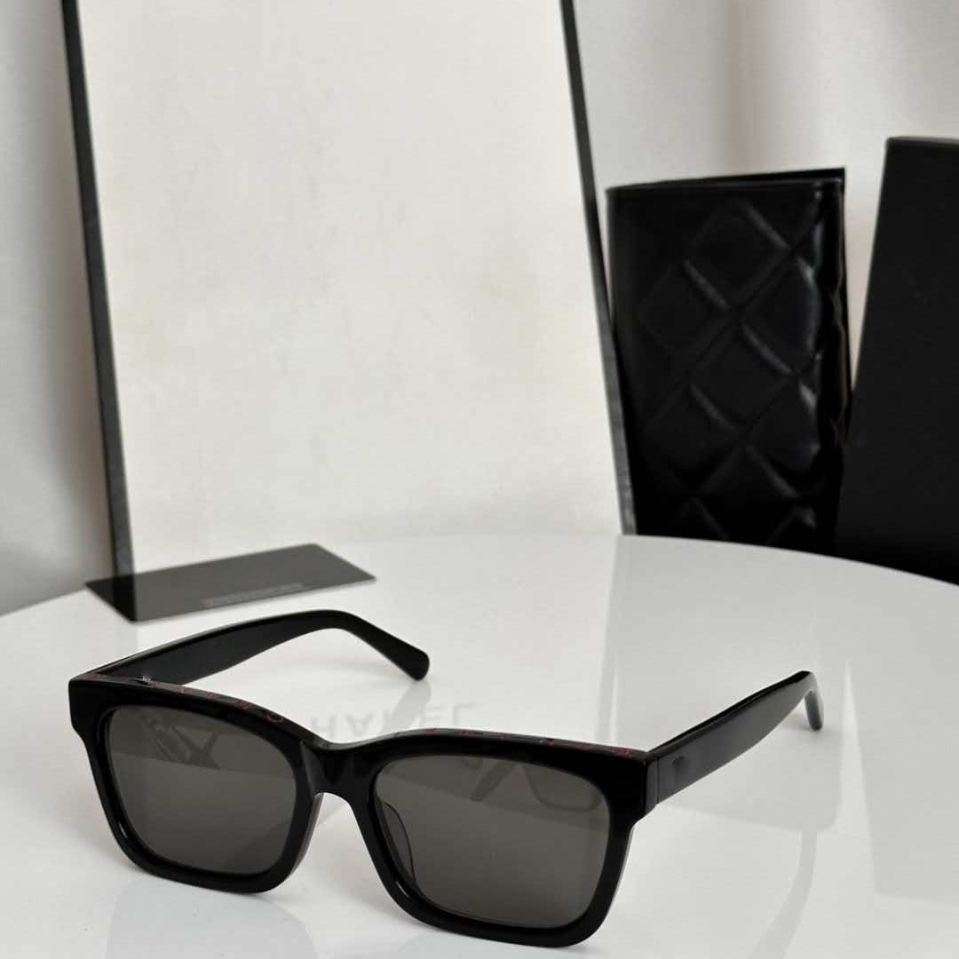 Fashion Square Sunglasses for Men Women Retro Oversized Gradient Lens UV400 Outdoor Driving Eyewear Red Black Frame