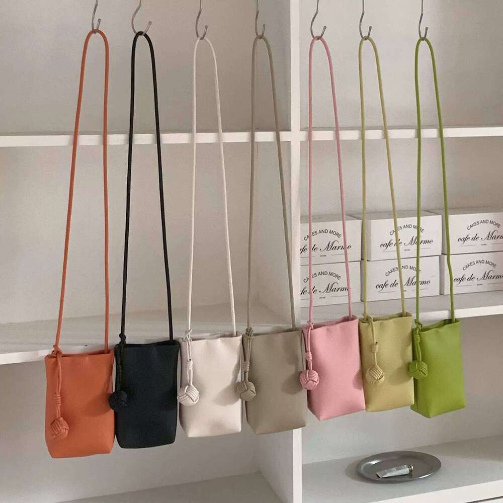 Top Cowhide Crossbody Bag Solid Genuine Leather Designer Phone Lightweight Fashionable Simple Shoulder Bags for Casual Outings