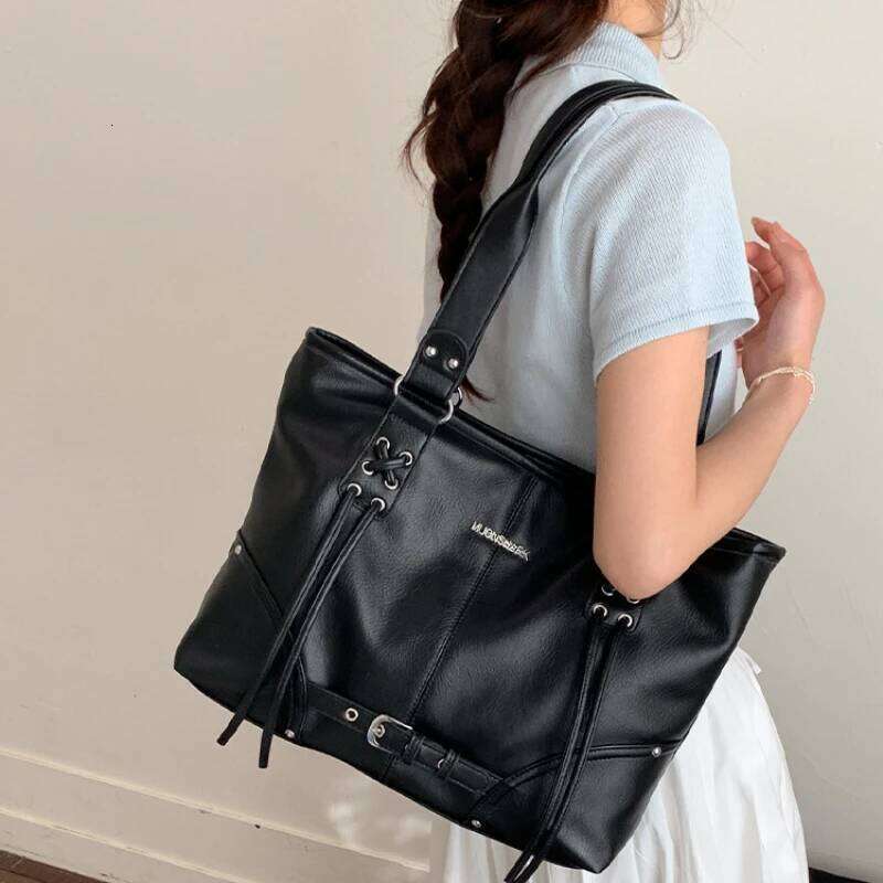 Large Capacity Pink Heavy Duty Motorcycle Women's 2026 New Fashion High-End Commuter Tote Bag Versatile Handbag