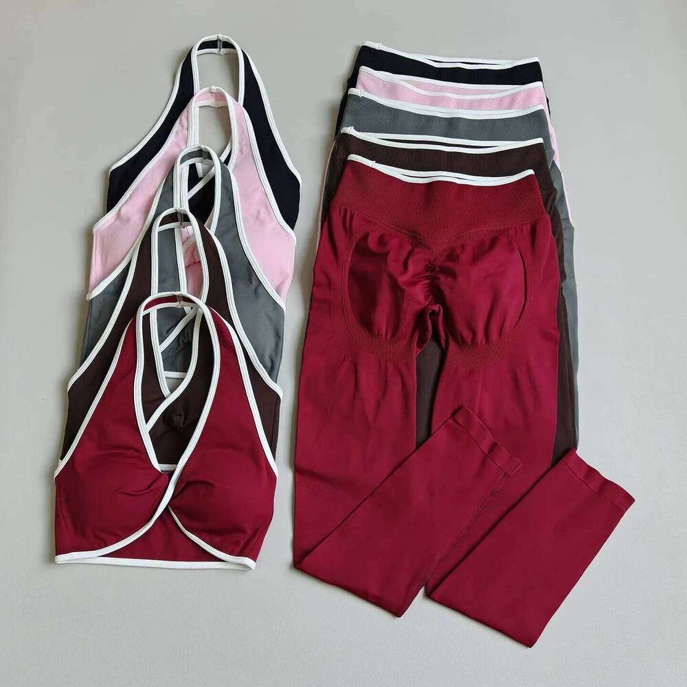 Set completo da yoga senza cuciture con reggiseno sportivo push-up con scollo all'americana e leggings a vita alta, completo di controllo del sollev