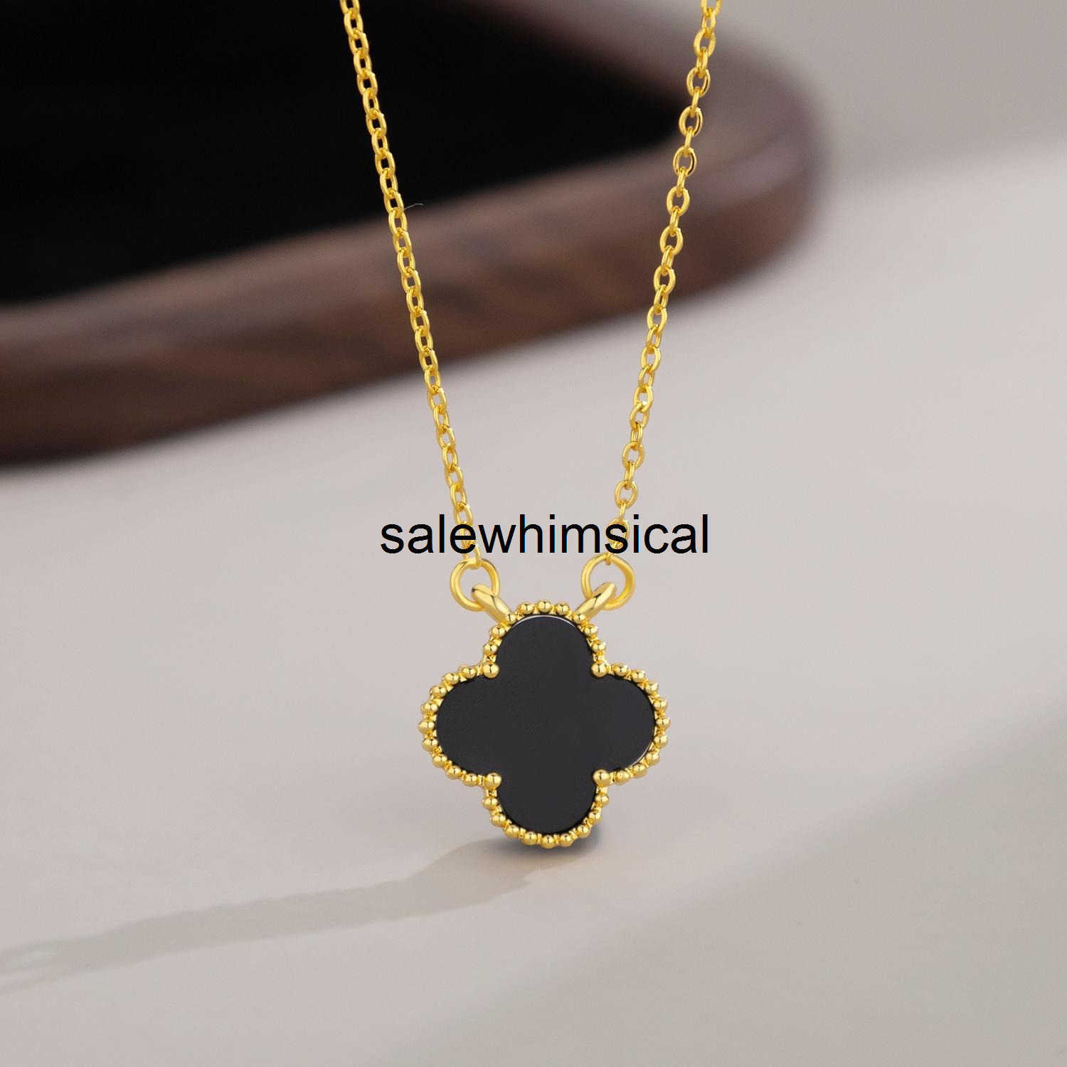 Designer Necklace Lucky Four-Leaf Clover Necklace for Women Korean and Japanese Style 2025 New Fashion Classic Versatile Clavicle Chain Gift for Gir