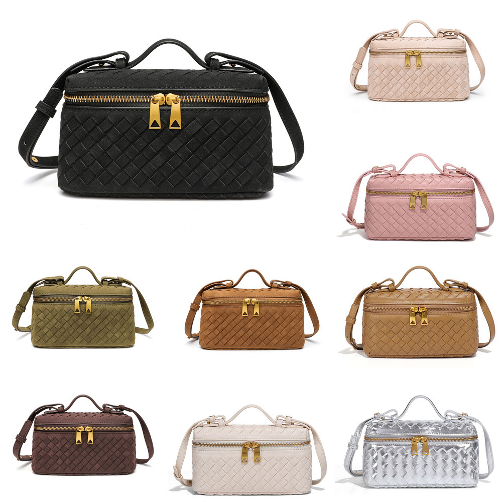 Fashion woven handbag designer tote bag portable Fashion hand-held makeup bag shoulder or crossbody style large capacity commuting bag multiple colo