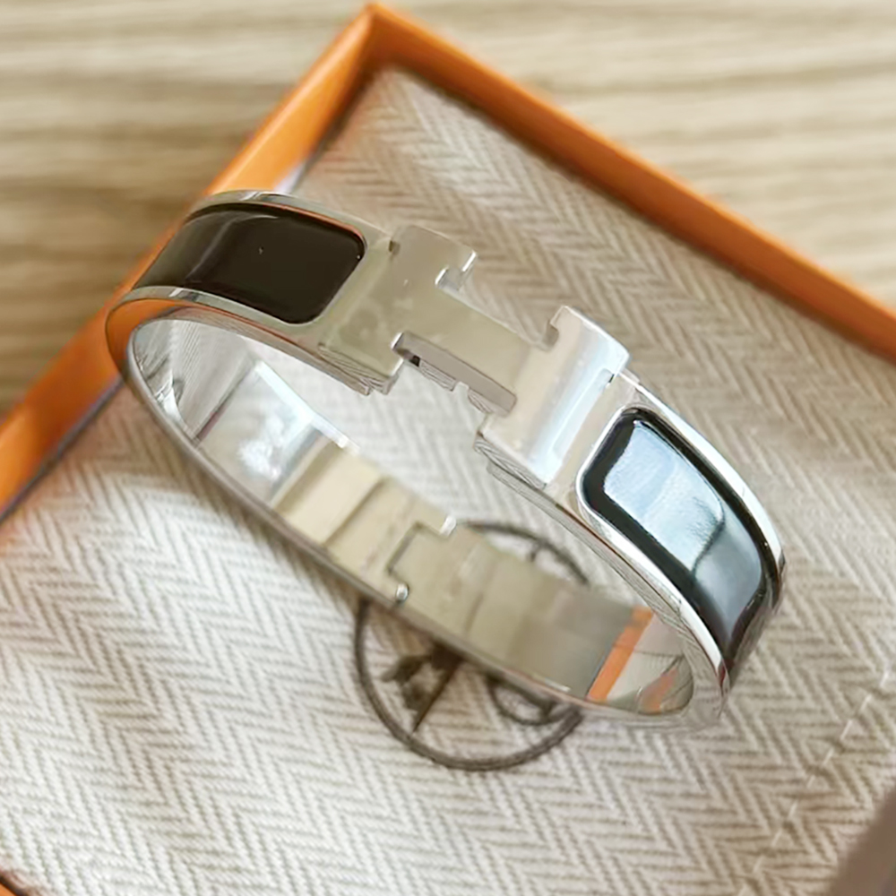 Light Luxury Classic H Buckle Enamel Bracelet Wide H Letter Clasp Bracelet Available in Multiple Colors Everyday Versatile Couple Style Bracelet